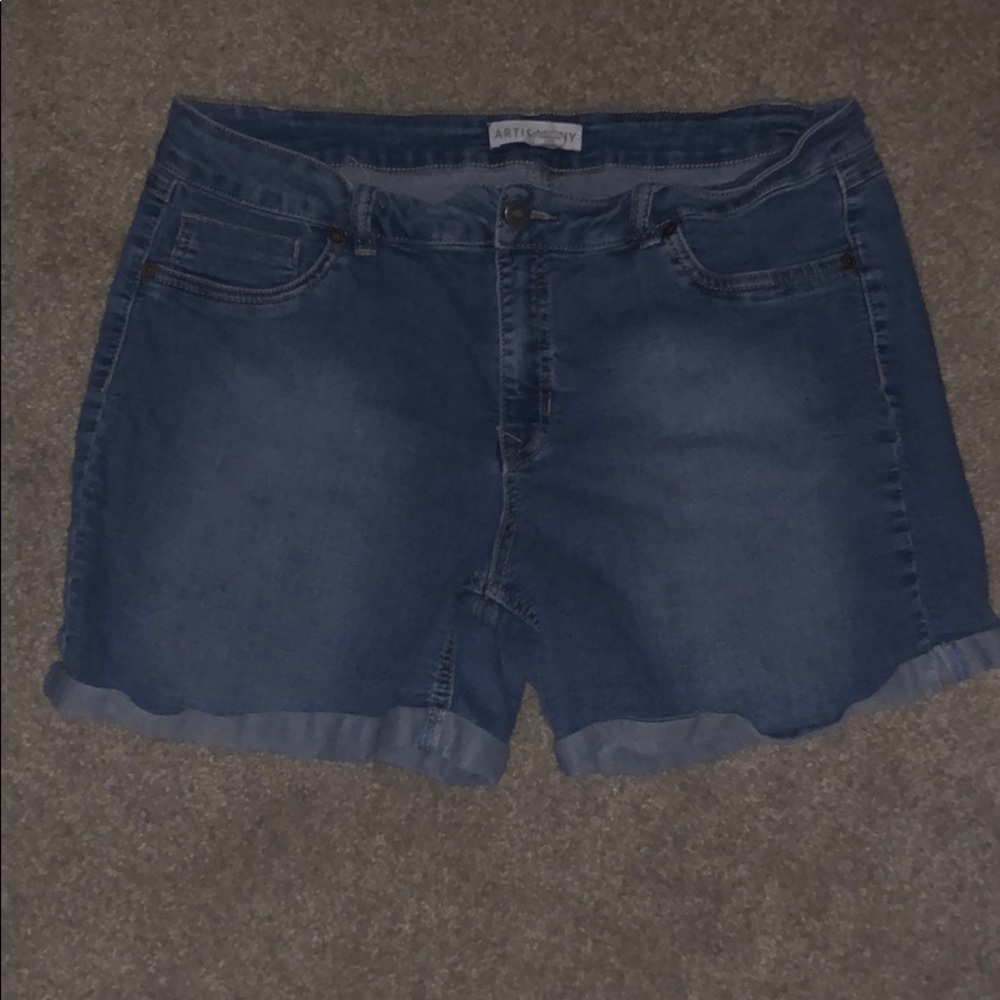 👖Artisan NY Jean shorts size 16